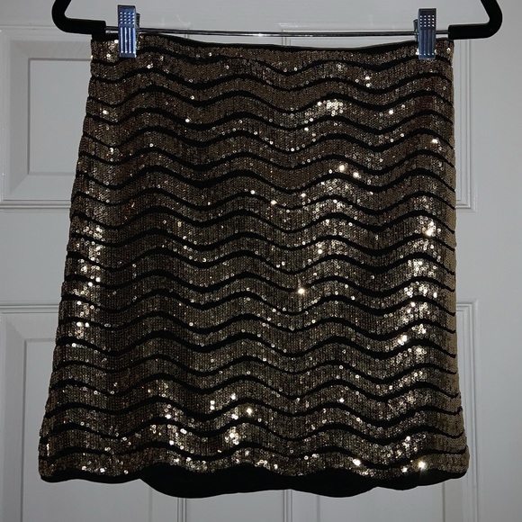 H:ours Gemma Mini Skirt in Gold NWT - Picture 6 of 12